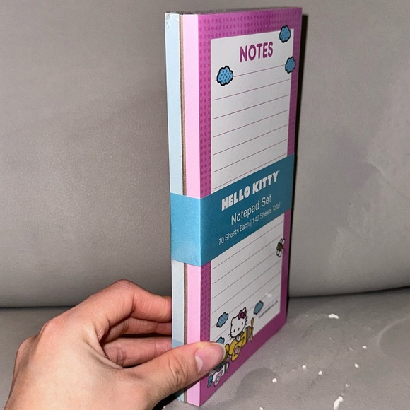 Sanrio Hello Kitty Notepad Set of 2 - Picture 2 of 5